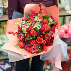 Букет цветов "True red"