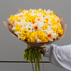 Букет цветов "Нарциссы микс"