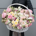 Корзина с цветами "Прекрасная Богемия"