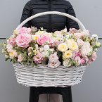 Корзина с цветами "Прекрасная Богемия"