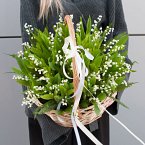 Цветочная композиция "Ландыши в корзинке"