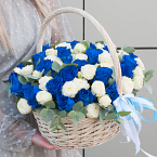 Корзина из роз "Синеглазка"