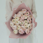 Букет цетов из ранункулюсов "Нежная Италия"