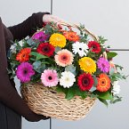 Корзинка с цветами "Обыкновенное чудо"
