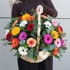 Корзинка с цветами "Обыкновенное чудо"