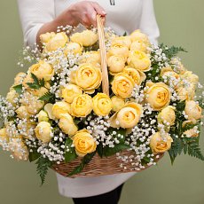 Корзина с цветами "Золотые облака"