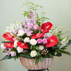 Корзина с цветами "Делюкс"