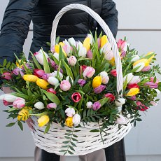 Корзина цветов "Тюльпаномания"