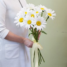 Букет из красных роз "Красные розы и хлопок"