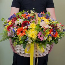 Корзина цветов "Летняя"