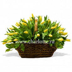 Корзинка тюльпанов "Цвет солнца"