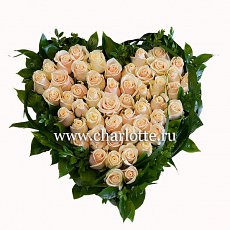 Сердце из роз "Крем"