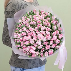 825