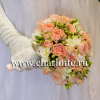 Букет невесты из роз и фрезий "Свит Сара"