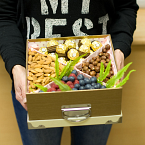 Подарочная коробка "Вкусности и полезности"