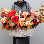 Корзина с цветами "Вальс-бостон"