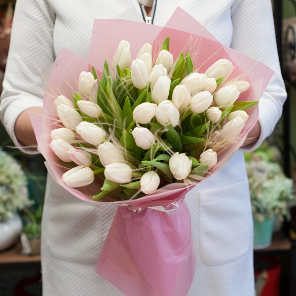 Букет из белых тюльпанов "Royal Virgin"