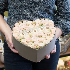 Коробка с цветами "Сердечко-люблю"