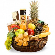 Корзинка с фруктами и продуктами "Аппетитная"