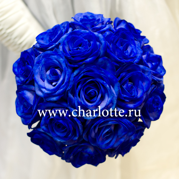 Букет невесты из синих роз "Blue magic"