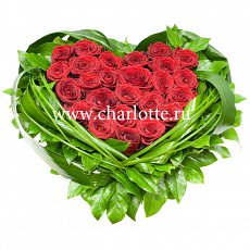 Сердце из роз "Любовь"