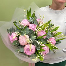 Букет цветов "Пионы и ландыши"