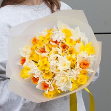 Букет из нарциссов "Брызги солнца"