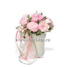 Заказать Цветы в коробке "Великолепие вкуса" с доставкой в Charlotte.ru Цветы в коробке "Великолепие вкуса"